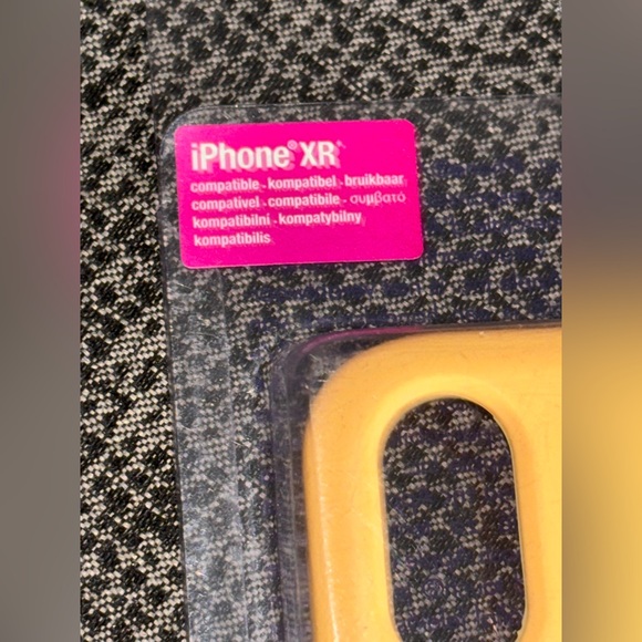 Never User iPhone XR silicone protective case (iPhone XR) - Picture 2 of 5